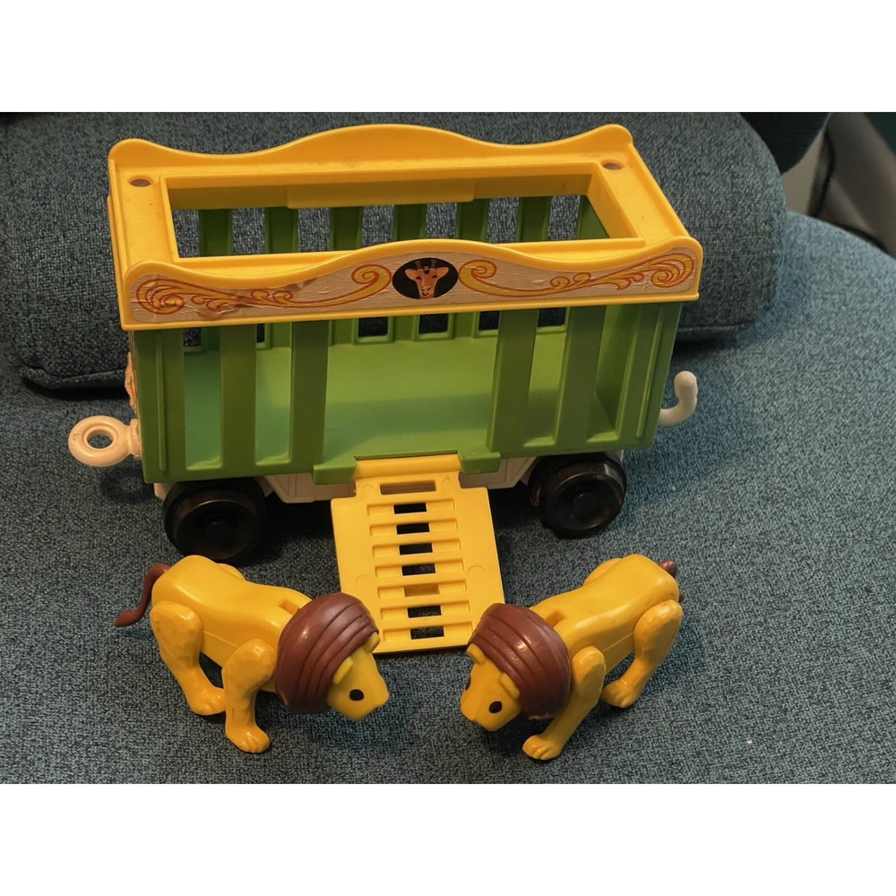 Vintage Fisher Price #991 Circus Train  With‎ 2 Lions